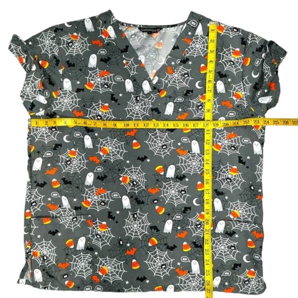 Cassandra O Halloween Theme Scrub Top Pockets Candy Corn Ghosts Gray Multi XL - Picture 6 of 16